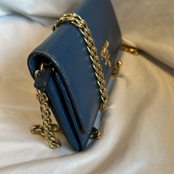 Prada Blue Vitello Daino Chain Wallet: Pre-loved. - Picture 3 of 9